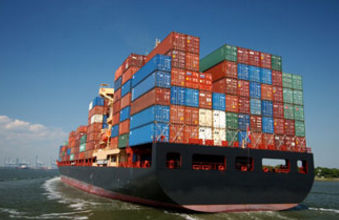 货代商主要负责研究路线，安排出货和管理运输文件