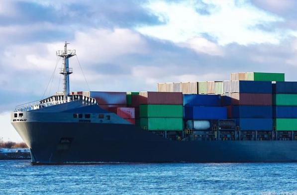 国际海运在全球经济一体化的进程中发挥着重要的作用