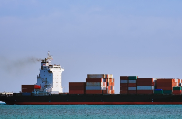 随着贸易环境的不断变化，美国进口货代行业将继续发展壮大