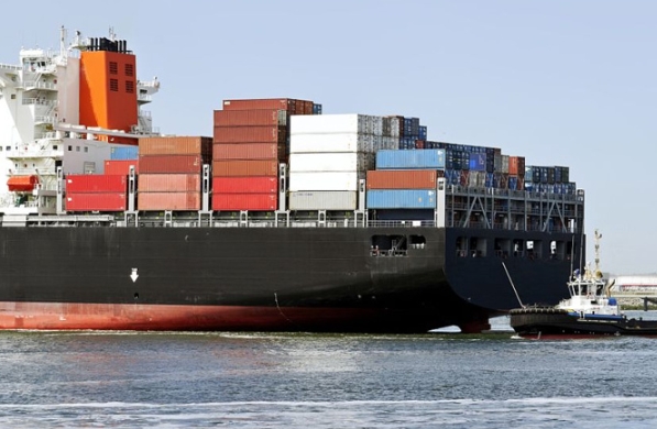 货代公司是货物运输的中间商，扮演着连接生产商和消费者之间的桥梁