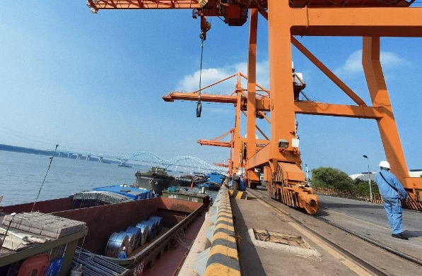 随着中印贸易往来的日益频繁，印度货代市场逐渐崭露头角