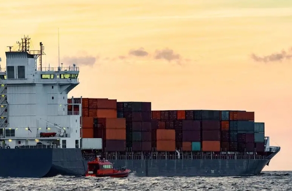 货运代理不仅是物流链条中的关键环节，更是连接世界贸易的隐形桥梁