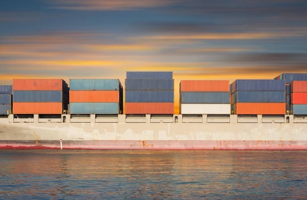 货运代理提供了便捷高效的货运服务，也为全球贸易繁荣做出重要贡献