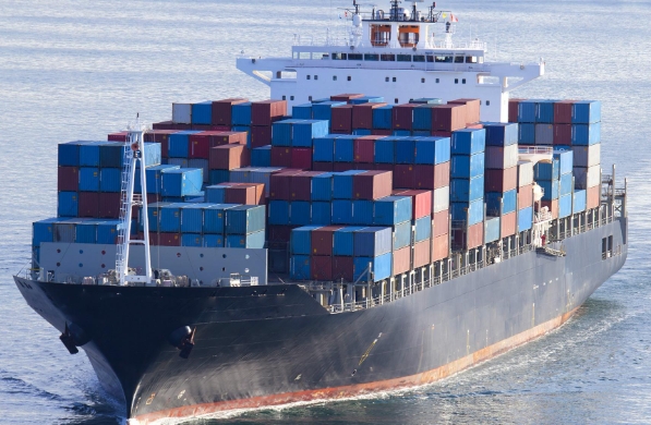 随着科技的进步，海运物流公司将面临更多的机遇和挑战