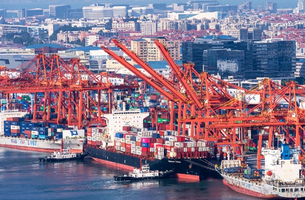 东南亚地区以其独特的经济发展潜力，逐渐成为了全球贸易的重要一环