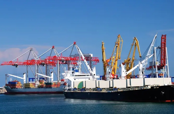 美国货运代理凭借其专业高效的服务成为了连接世界贸易的重要桥梁