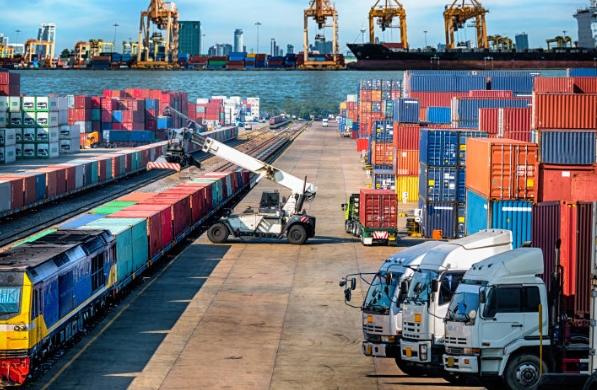 货代公司如何通过数字化与服务的深度融合，迎接新时代的浪潮