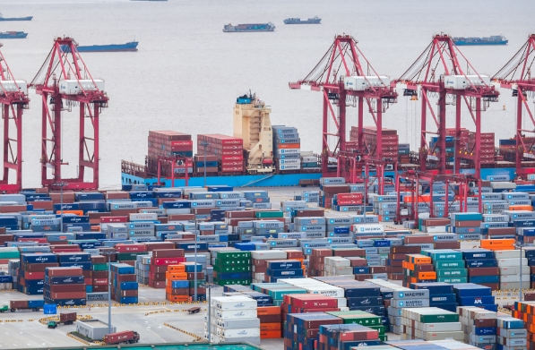 货代公司为客户提供专业的物流服务，更在无形中推动世界经济发展