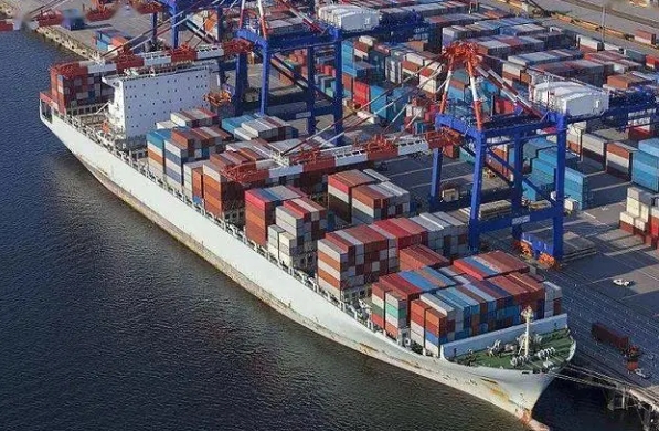 海运货代作为国际物流链中的关键一环，推动着世界贸易的繁荣发展