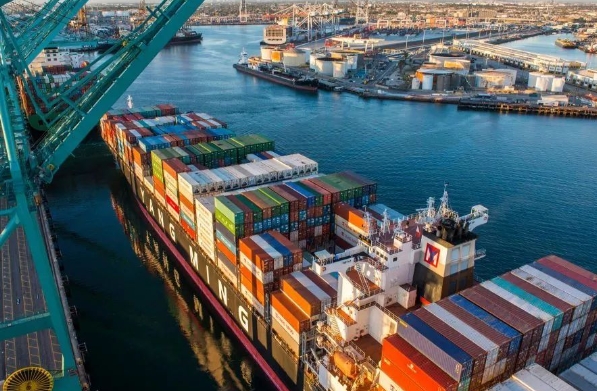 美国货代是全球物流网络重要组成部分，在跨国贸易中发挥重要作用