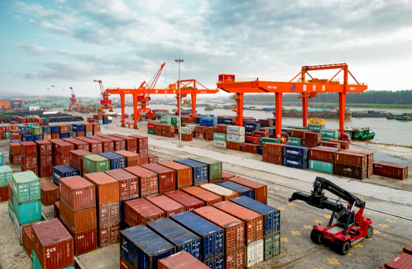 阿根廷以其丰富的自然资源和充满活力的经济吸引着全球的目光