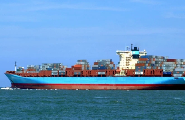 未来国际物流将更加高效、智能，为全球经济的繁荣发展贡献力量