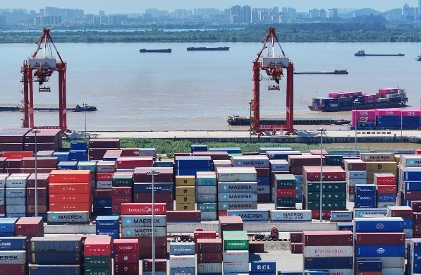 上海货代的独特优势、发展趋势及其在全球贸易中的重要作用是什么？