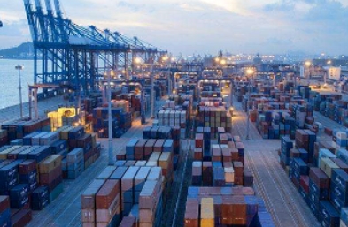 国际货代不仅降低了交易成本、还提升了运输效率、保障了贸易安全